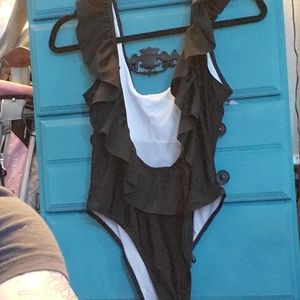 Nwot Brazilian cut ruffle one peice swimsuit